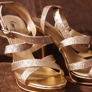 Fioni Night Gold glitter heels